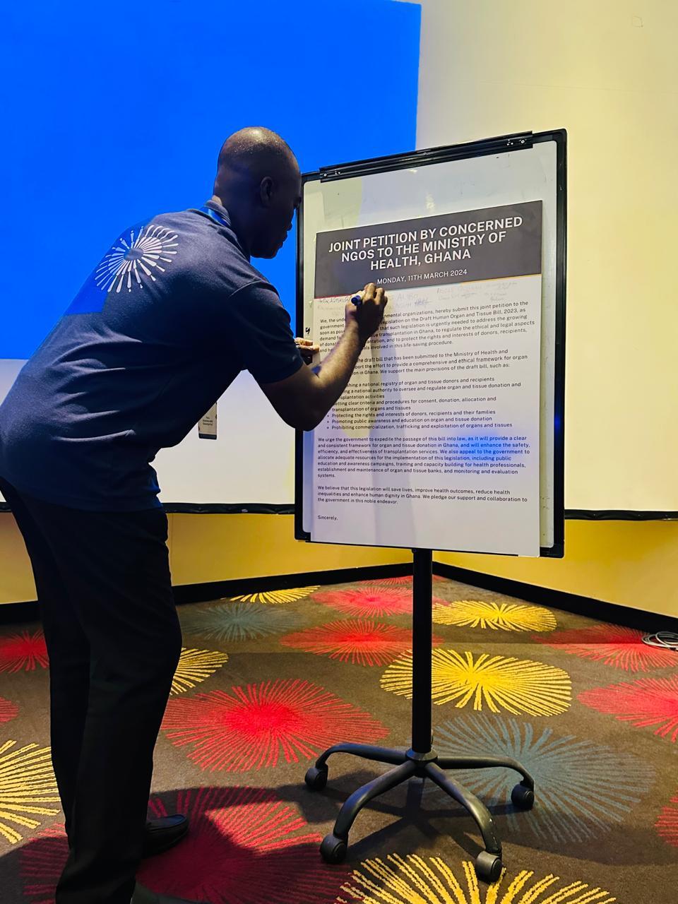 Signing of the petition to legalize tissue and organ donation